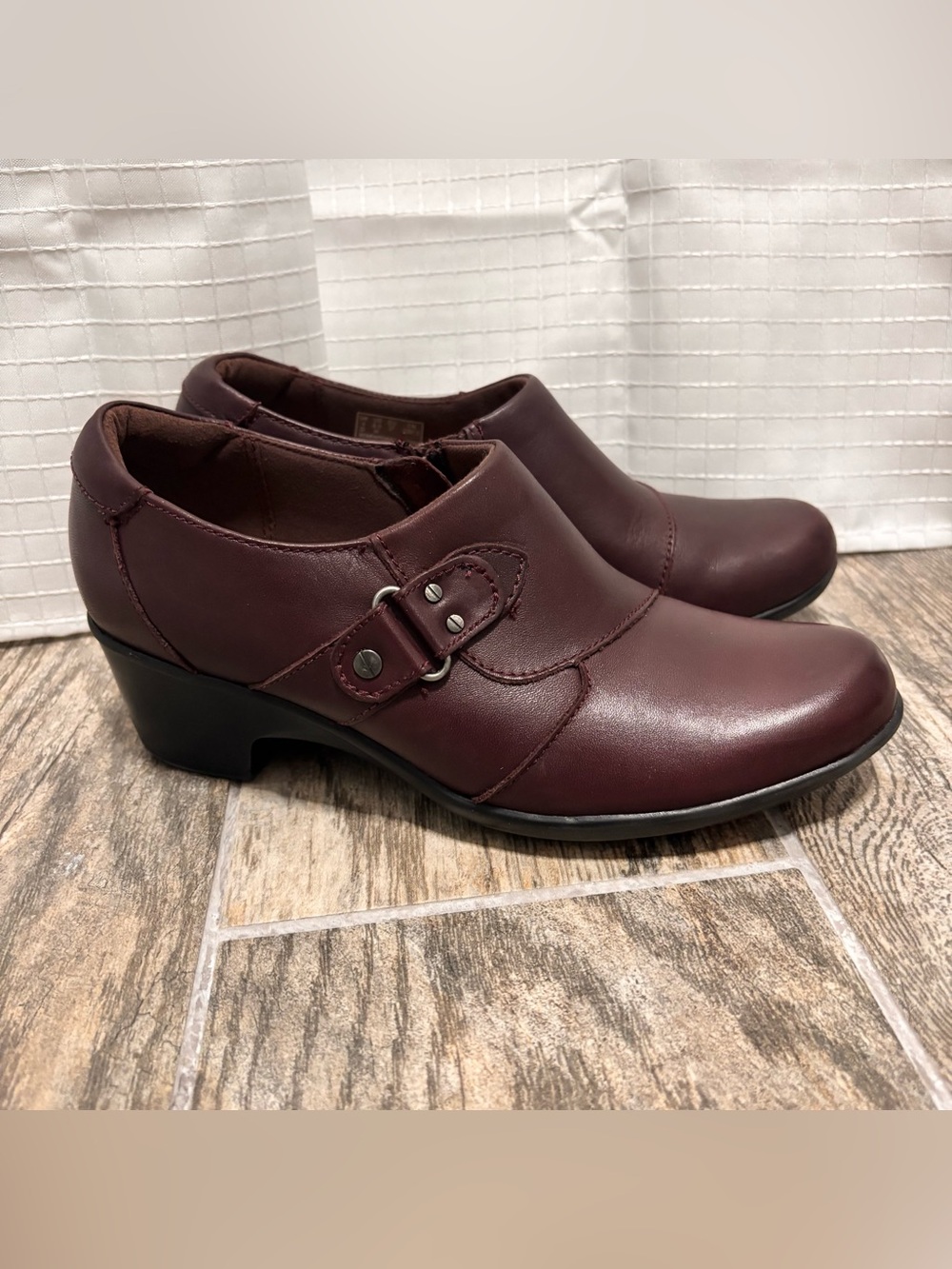 Clark’s Leather Bootie Ankle Shoe Brown Heel Cushion Womens 6.5